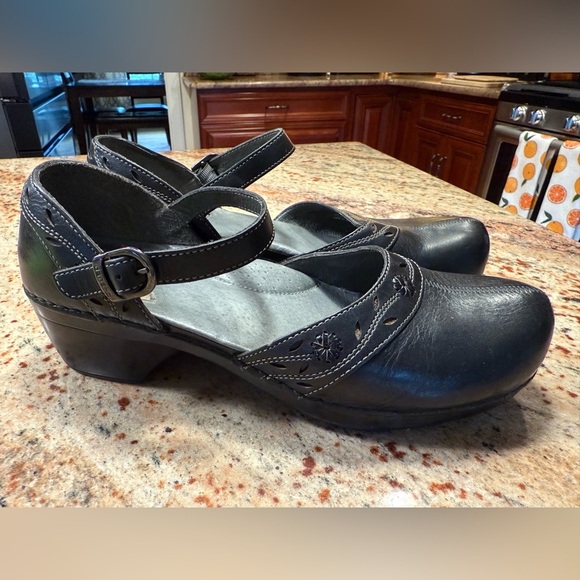 Dansko Women’s Size 42 Mary Jane Shoes Black Sandals Clogs Closed Toe Heel - Picture 1 of 14